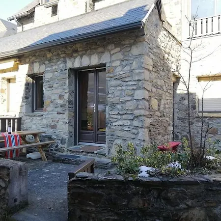 Colorful Near Luz-saint-sauveur * Vizos